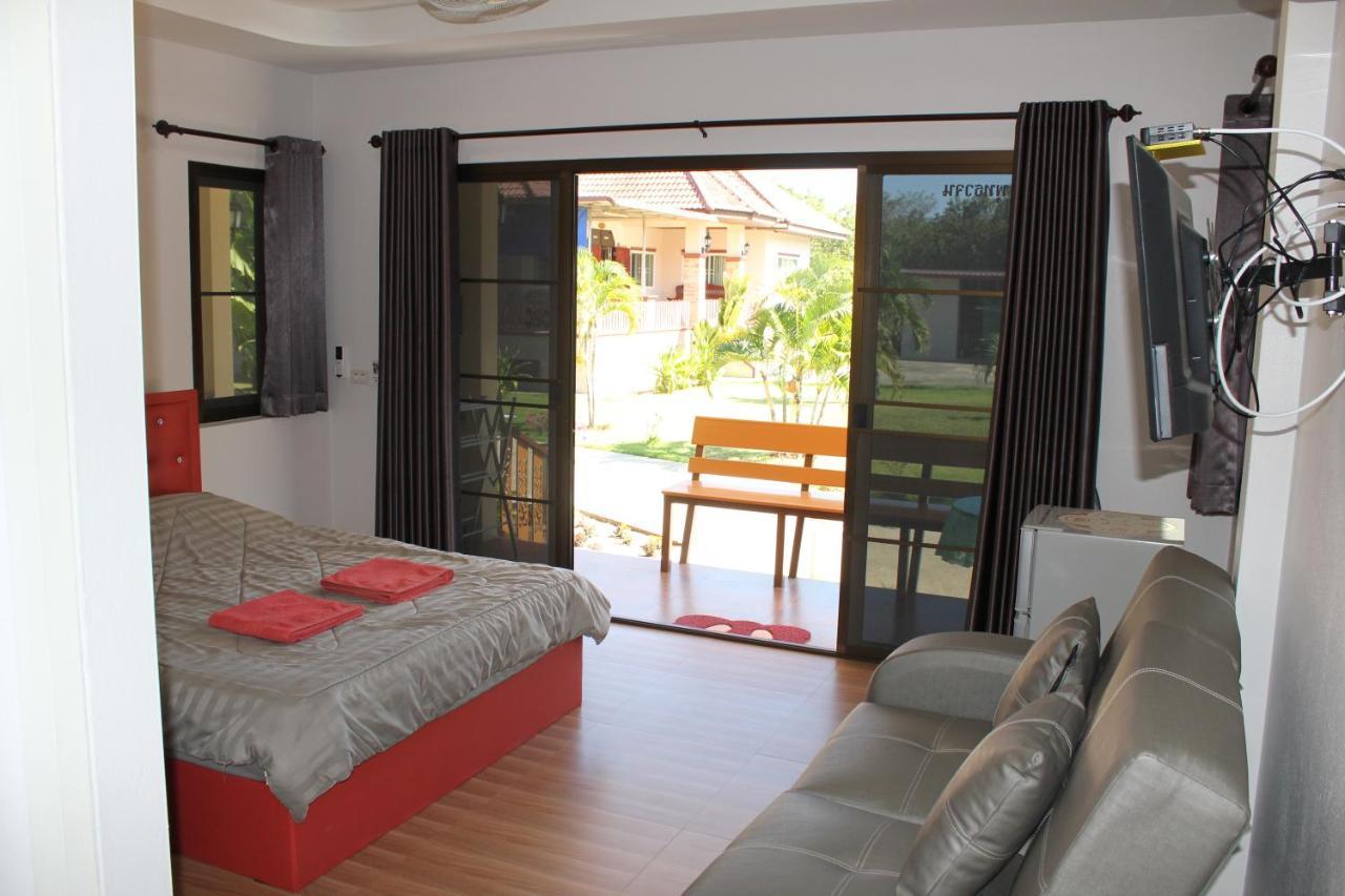 Naluemon Village Fh 1 Rayong Exterior photo