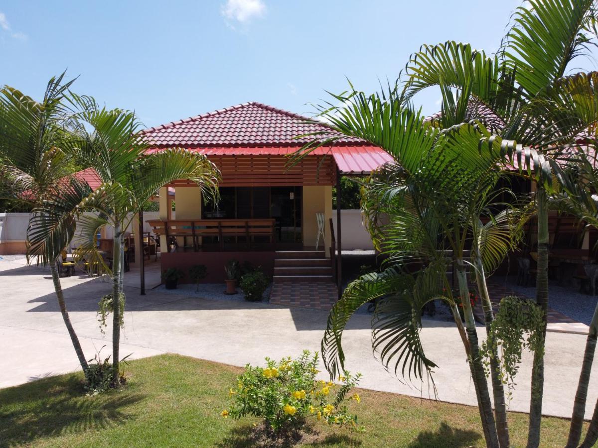 Naluemon Village Fh 1 Rayong Exterior photo