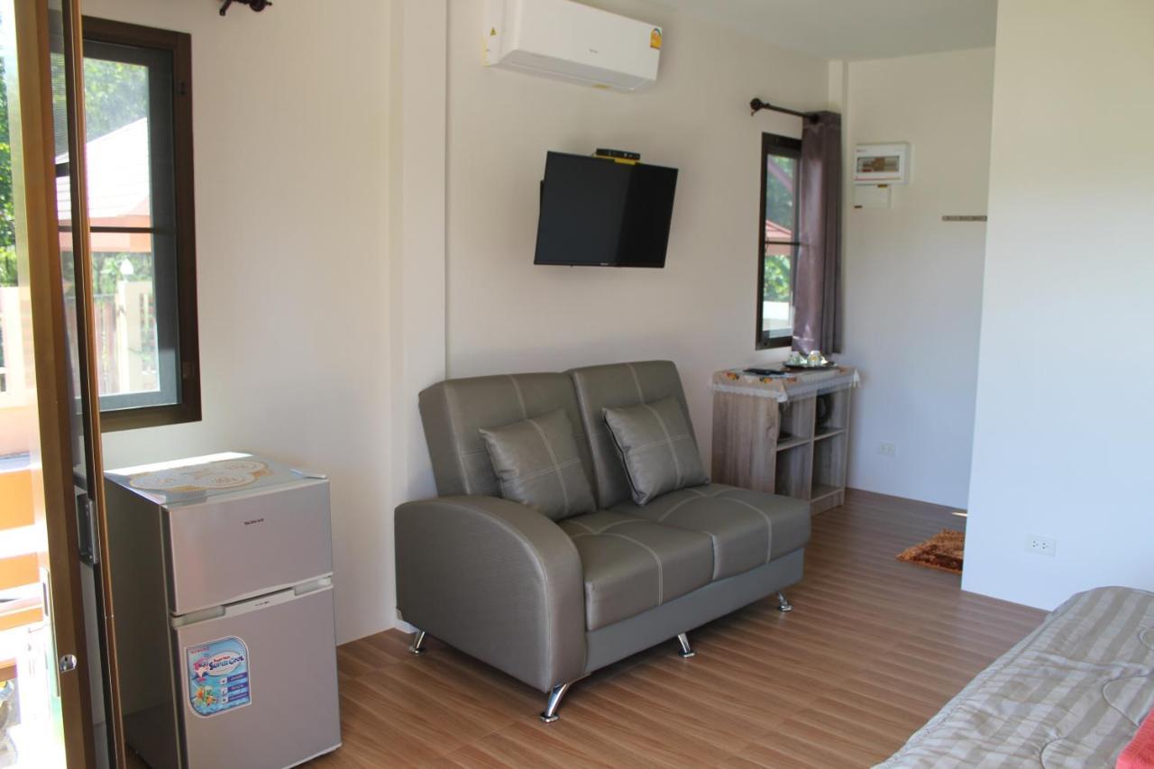 Naluemon Village Fh 1 Rayong Exterior photo