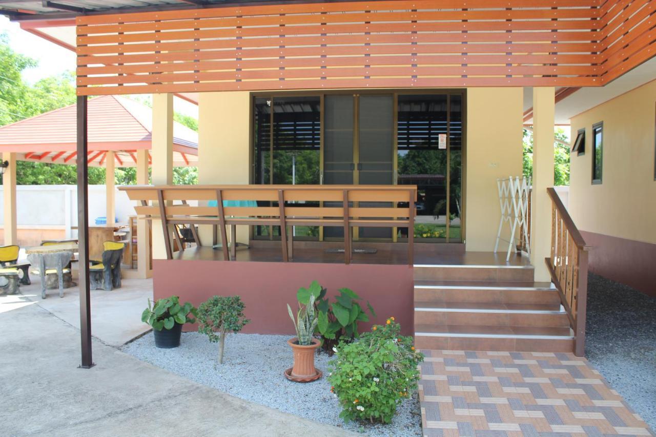 Naluemon Village Fh 1 Rayong Exterior photo