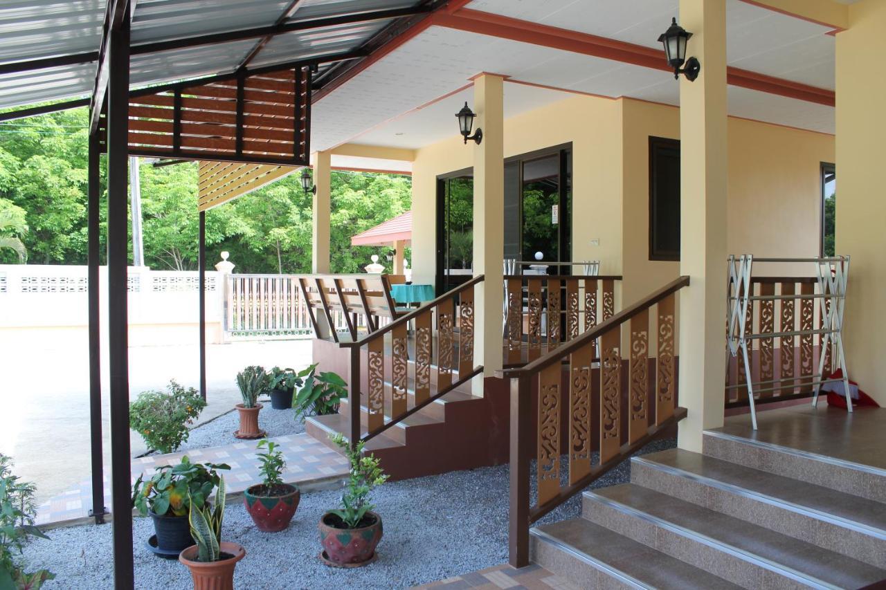 Naluemon Village Fh 1 Rayong Exterior photo